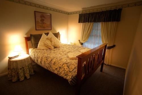Honeysuckle Cottages Станторп Екстериор снимка