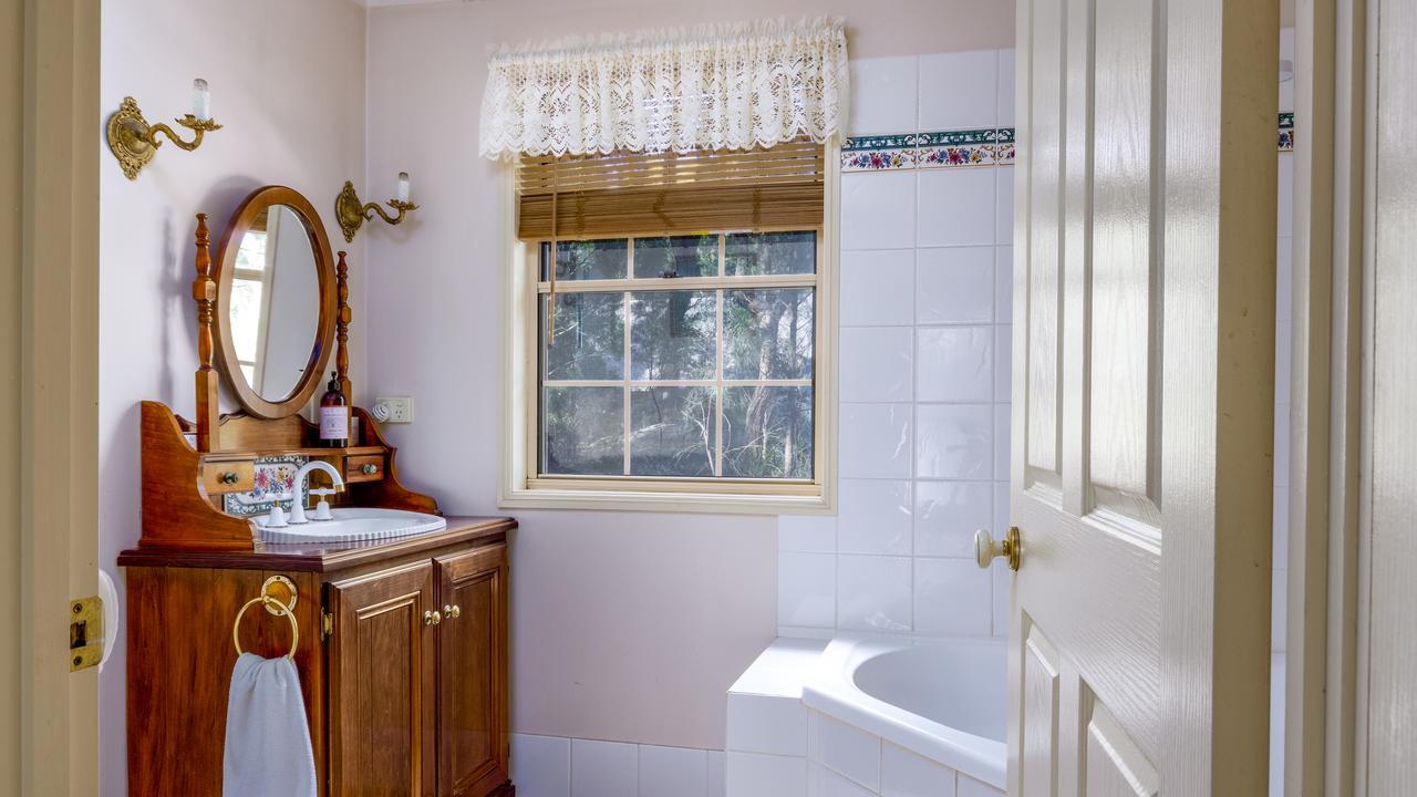 Honeysuckle Cottages Станторп Екстериор снимка